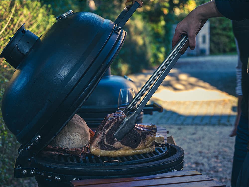 Direktes Grillen auf dem Kamado BBQ