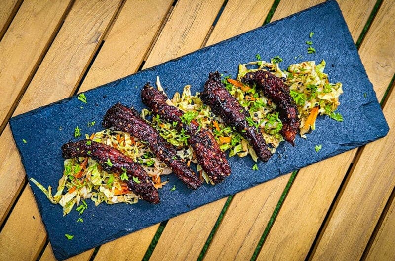 Korean Iberico Rib Fingers mit süßsaurem Krautsalat