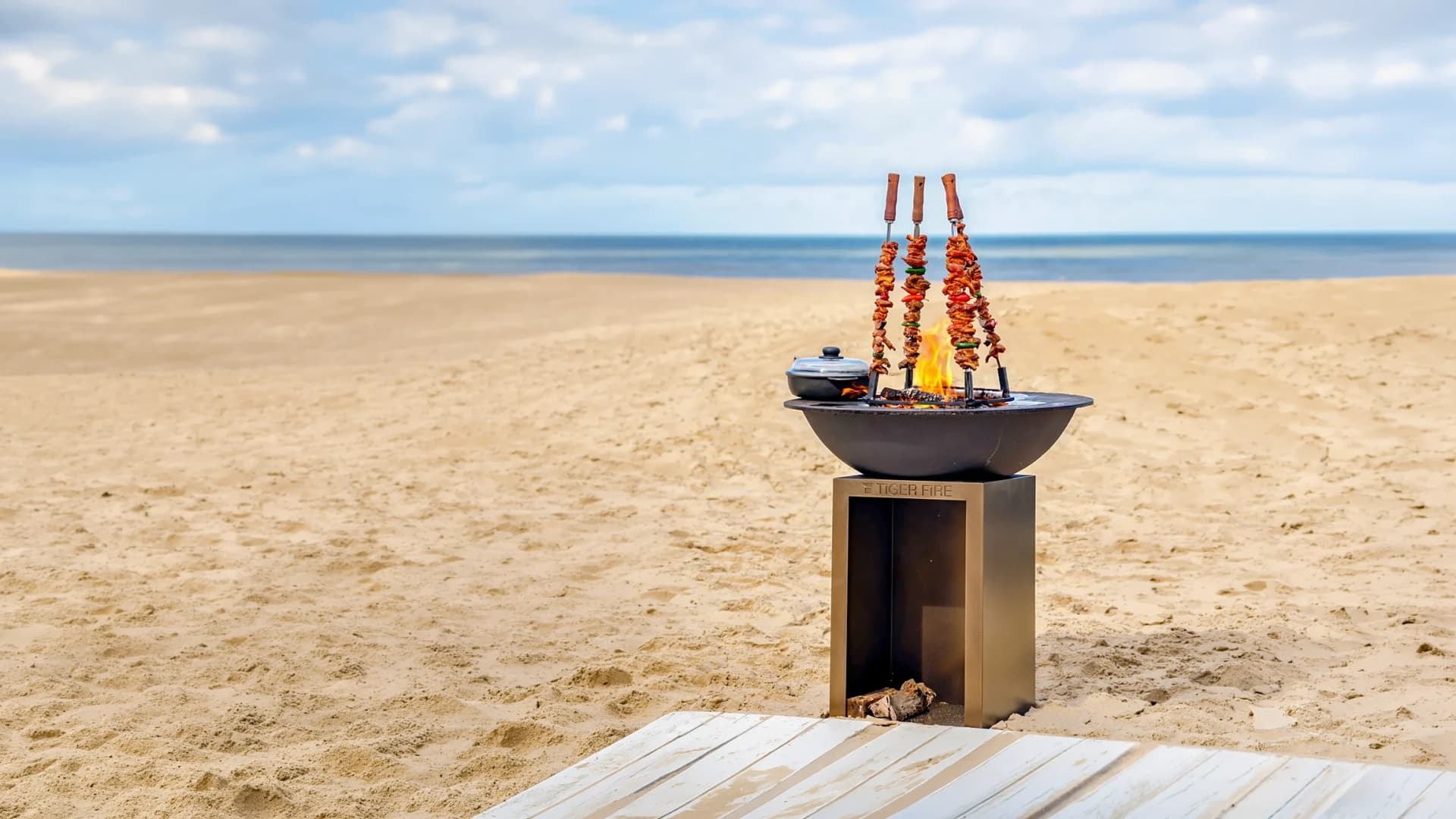 Tiger Fire plancha BBQ 88 Storage Bronze Black