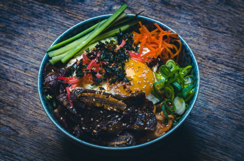Galby shortrib rijstbowl op de Shichirin Grill
