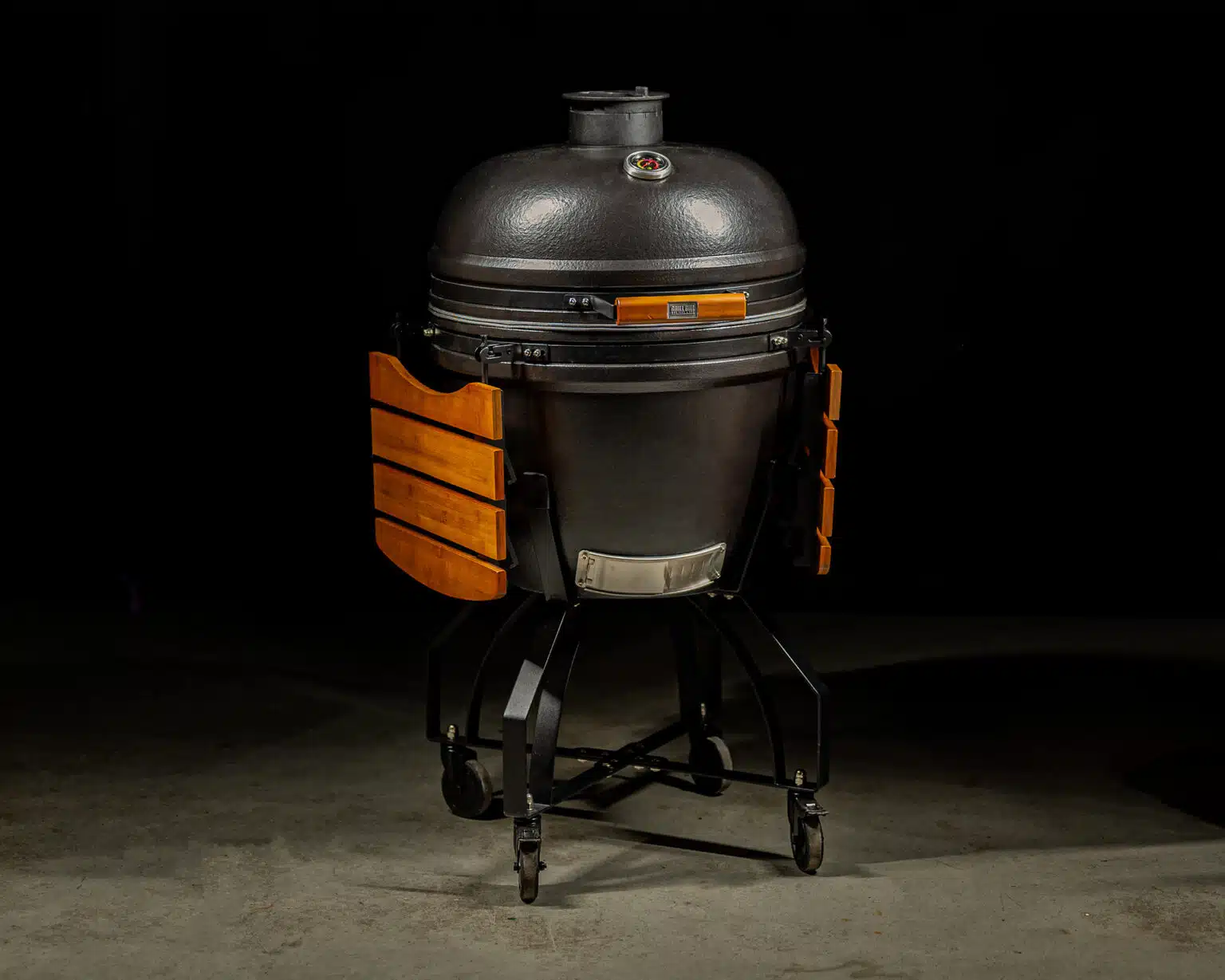 Extra Large kamado bbq - 23inch Grill Bill Pro 2 schuin