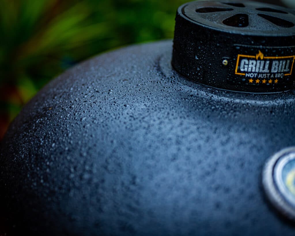 Kann ein Kamado im Regen stehen bleiben?
